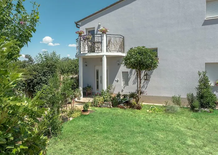 Lavander 02 アパート *