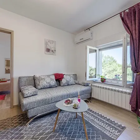 Appartement Lavander 02 *