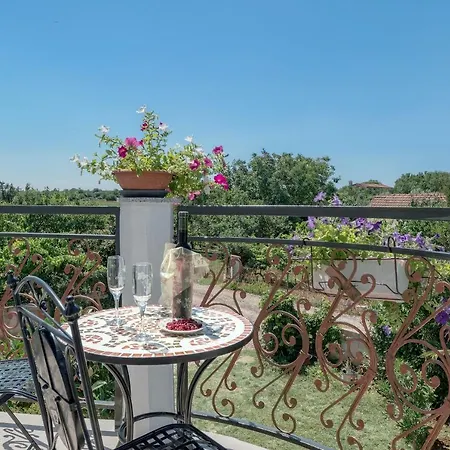 Appartement Lavander 02 *